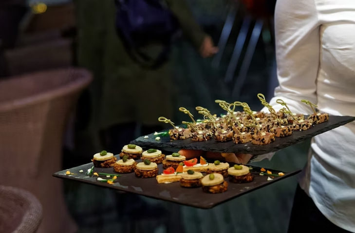 Cocktails & Buffets